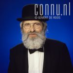 15-02-1988 Pierre Kartner at studio Amsterdam Photo: Govert de Roos/Connu

[keywords]Posed, Eyecontact, Half Length[/keywords]